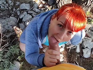OUTDOOR SEX. Hard Fucking Redhead Horny Curvy Mommy wide the Parkland