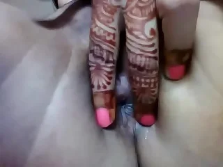 Newly married bhavna showing say no to chut before getting fucked.